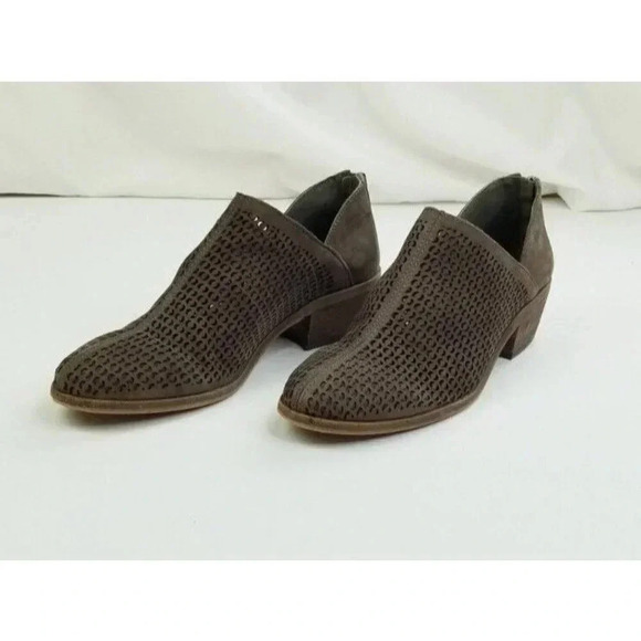 Vince Camuto 8M Women's Chocolate Brown Back Zip Mid Ankle Block Heel Lazar Cut - Picture 6 of 12